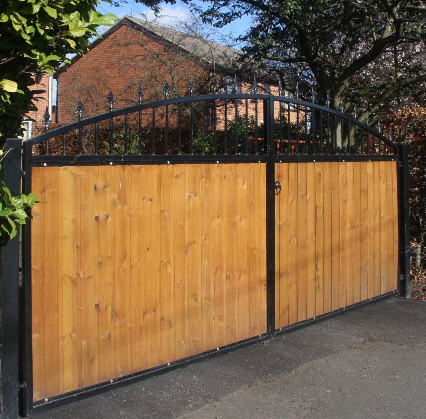 metal wall railing installers Thamesmead SE28